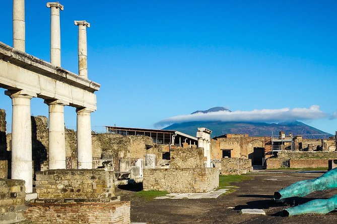 Pompeii & Amalfi Coast Private Tour: Archaeologist-led, Flexible - Fabrizio and the archaeologist-style Pompeii walkthrough