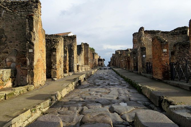 Pompeii- Amalfi Coast tour from Sorrento, with licensed guide included - Pompeii With a Licensed Guide, Plus the Ticket Rules You Cannot Ignore