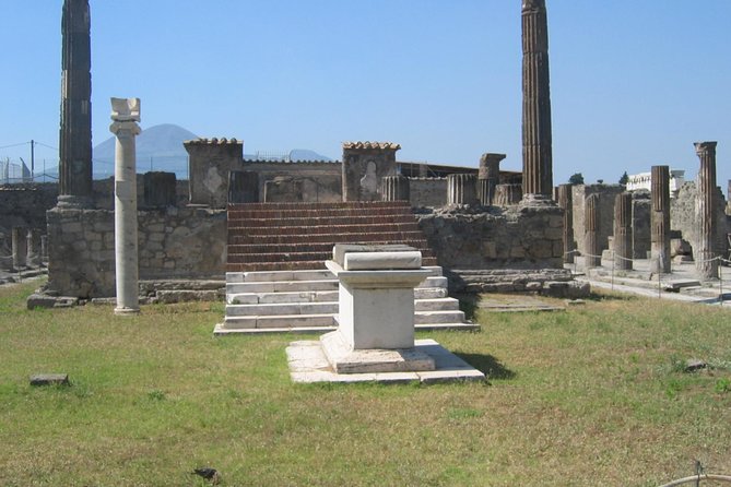 Pompeii and Mount Vesuvius SELECT tour - Sorrento to Pompeii and Vesuvius: the day is timed for ease