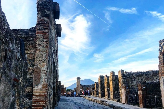 Pompeii and Vesuvius Small Group Tour from Sorrento - Timing and food: where lunch fits in (or does not)