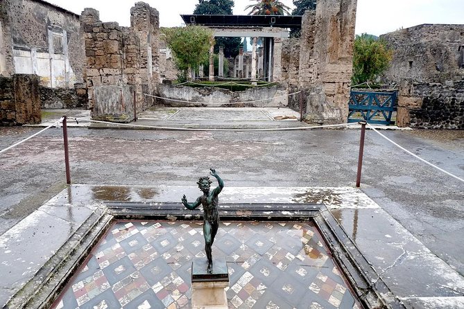 Pompeii Express Guided Tour by Train from Sorrento - Priority admission and a focused 2-hour highlights route