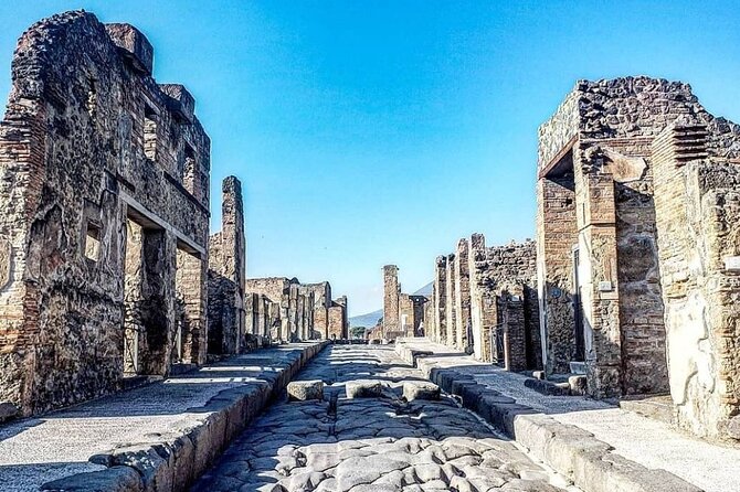 Pompeii Express Guided Tour by Train from Sorrento - The 45-minute train ride: what to expect and how to plan