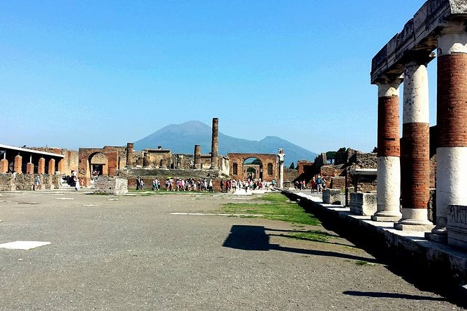 Pompeii, Herculaneum, Naples from Naples, Sorrento, Amalfi Coast - Stop 3: Naples sightseeing time, how to get your bearings in 2 hours