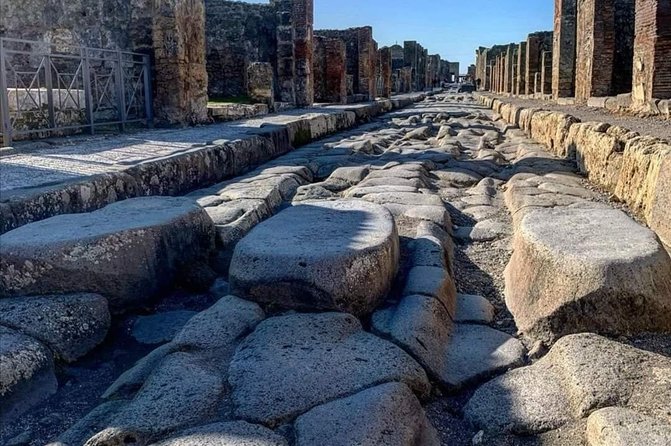 Pompeii & Pizza, tour with private guide in Ancient Pompeii and Neapolitan Pizza .... - Should you book Pompeii & Pizza with a private guide?
