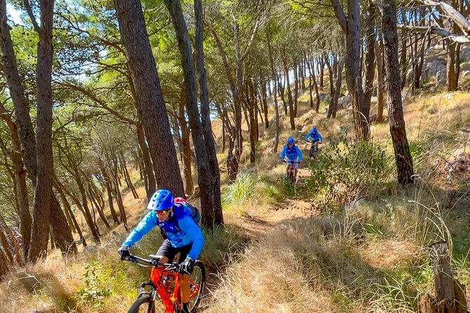Positano on two wheels: a scenic e-bike tour - Where you start: Piazza Andrea Veniero and an 8:00 am rhythm