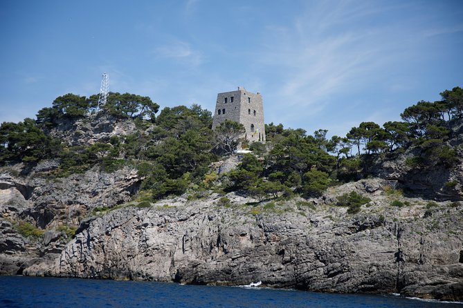 Private Amalfi Coast Tour from Sorrento - Li Galli sirens stop, then Amalfi’s compact town time
