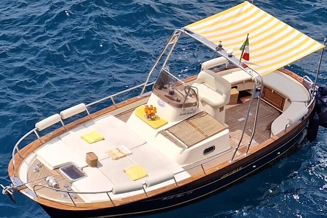 Private boat tour Capri Full day - Price and value for a group up to 7