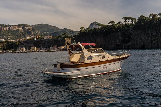 Private Boat Tour from Sorrento to Capri on a Classic Gozzo 8.50 - Stop 3: White Grotta and why it’s worth the stop