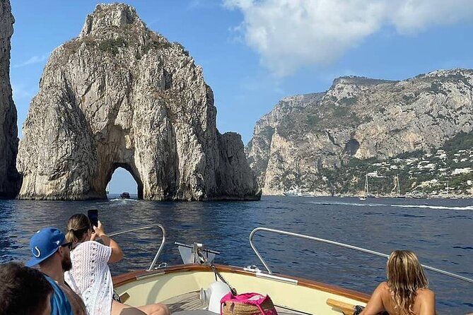 Private Boat Tour from Sorrento to Isle of Capri - Capri for 4 hours from Marina Piccola: smart time for shopping and top sights