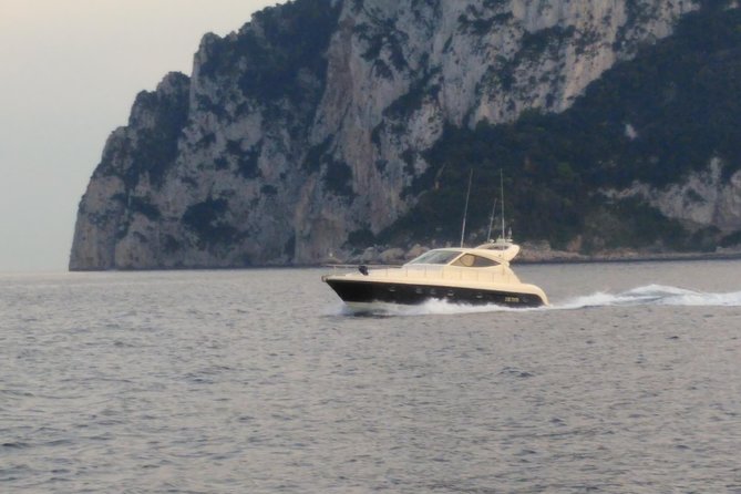 Private Cruise to Capri from Sorrento - yacht 50' - Private 50-foot yacht cruise to Capri from Sorrento: what you are really buying