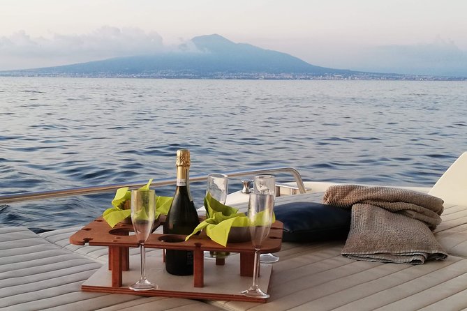Private Cruise to Capri from Sorrento - yacht 50' - Handling rough seas: what the crew experience really means