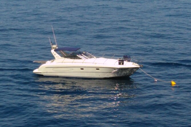 Private Cruise to Ischia and Procida - Yacht 40' - A short visit ashore on Ischia, plus smart lunch options