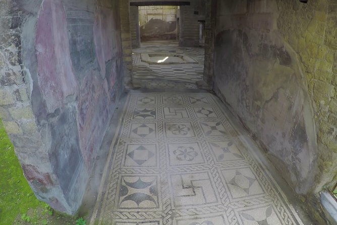 Private Pompeii and Herculaneum from SORRENTO - Getting to the sites in comfort: vehicle, timing, and what to expect