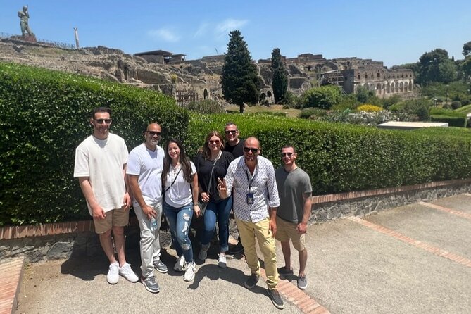 Private Pompeii Tour with lunch and Olive Oil Factory Experience - Frantoio Gargiulo olive oil and lunch with a view over Naples