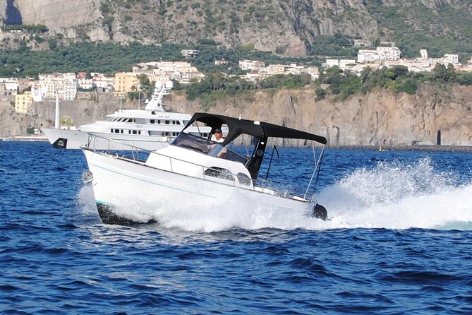 Private Scenic & Relaxing Boat Tour to Capri from Sorrento - Green Grotta (Grotta Verde): when sunlight does the coloring