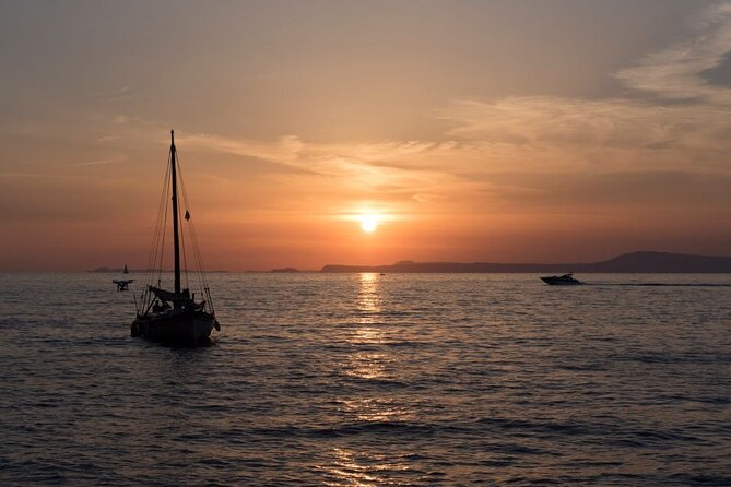 Private Sorrento Sunset Cruise with Prosecco, Spritz & Limoncello - Bagni Regina Giovanna: Archaeology Meets Legend at the Sorrento Peninsula