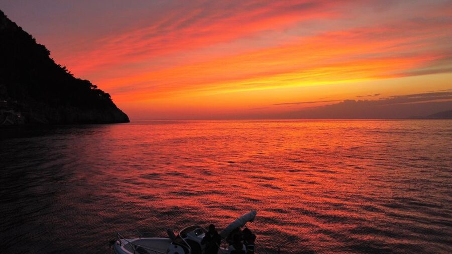 Private Sunset boat tour - Marina Grande, Roman Villa sights, and Sarecena Tower from the sea