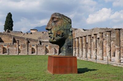 Private Tour: Ancient Pompeii and Horseback Ride on Mt Vesuvius
