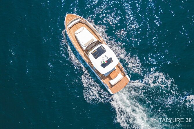 Private tour in Premium Yacht from Sorrento to Capri and Positano - Capri’s grottos route: what you’ll see and what to watch for