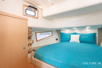 Private tour in Premium Yacht from Sorrento to Capri and Positano