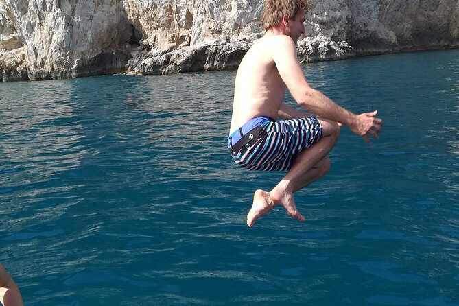Private tour with fishing, tour of Capri and lunch on board - Punta Campanella fishing: the main event, done right