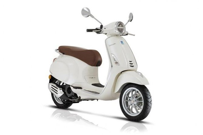 Scooter Rental Vespa Primavera 125cc from Sorrento - Vespa Primavera 125cc: Why This Size Works for the Coast