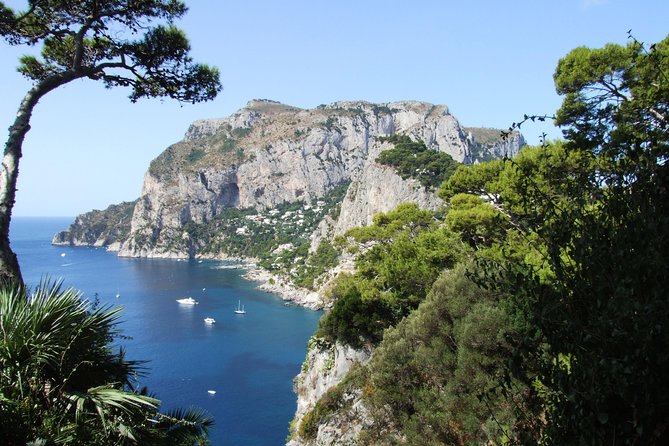 Shared Capri & Anacapri Full-Day Tour from Sorrento - Morning in Sorrento: the jet boat starts the day