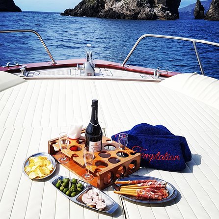 Small Group Boat Tour: Day Cruise from Sorrento to Capri - What the boat tour does well on the way back
