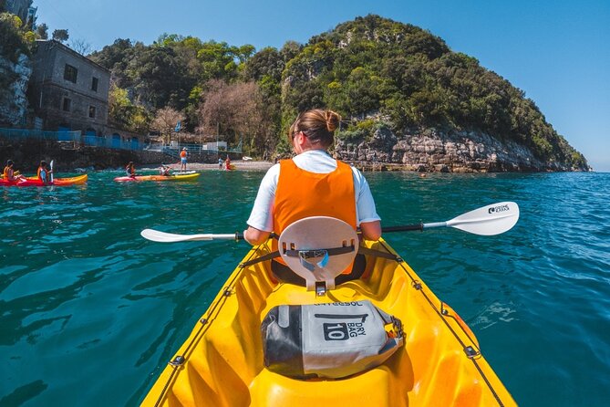 Small groups Kayak tour from Sorrento to Bagni Regina Giovanna - Quick hits