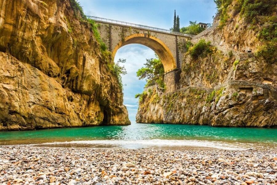 Sorrento and Amalfi Coast Small Group Tour by Boat - Li Galli Island, Nerano, and Praiano: reading the coastline from the water