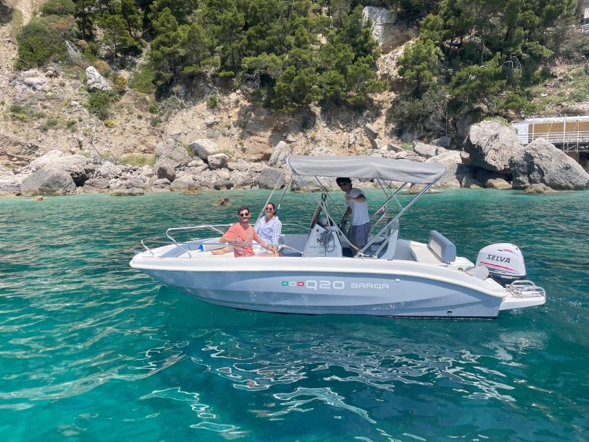 Sorrento Coast: Highlights Tour - Deck comfort, captain-led cruising, and the relaxed pace