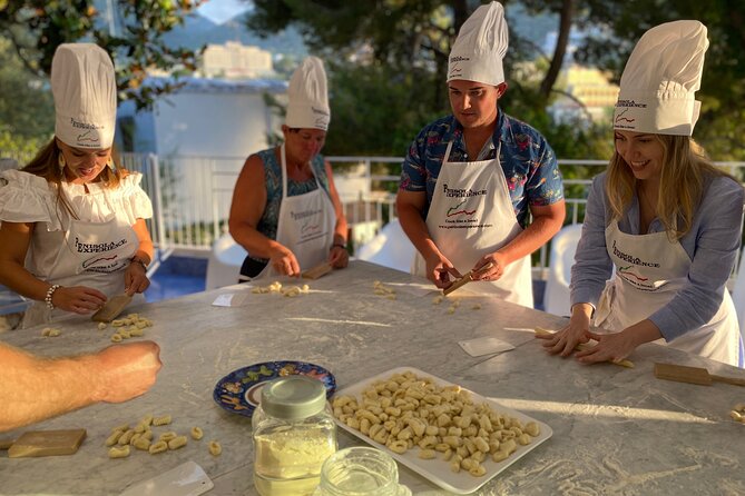 Sorrento: Cook Like a Local with a Stunning Sea View - Weather and the sea breeze factor