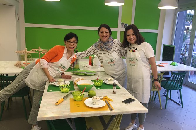 Sorrento Cooking Experience - Terry's kitchen - From The Welcome Drink To The First Hands-On Step