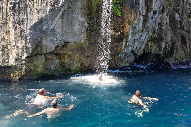 Sorrento: Exclusive Capri Private Boat Tour & Blue Grotto - Your morning start: Marina della Lobra and the Capri coast mindset