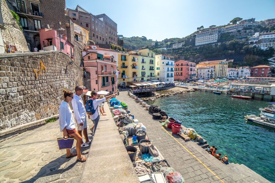 Sorrento: Guided Walking Tour & Street Food Experience - Street-food tasting: tagliere, fruit refresh, and cuoppo fritto