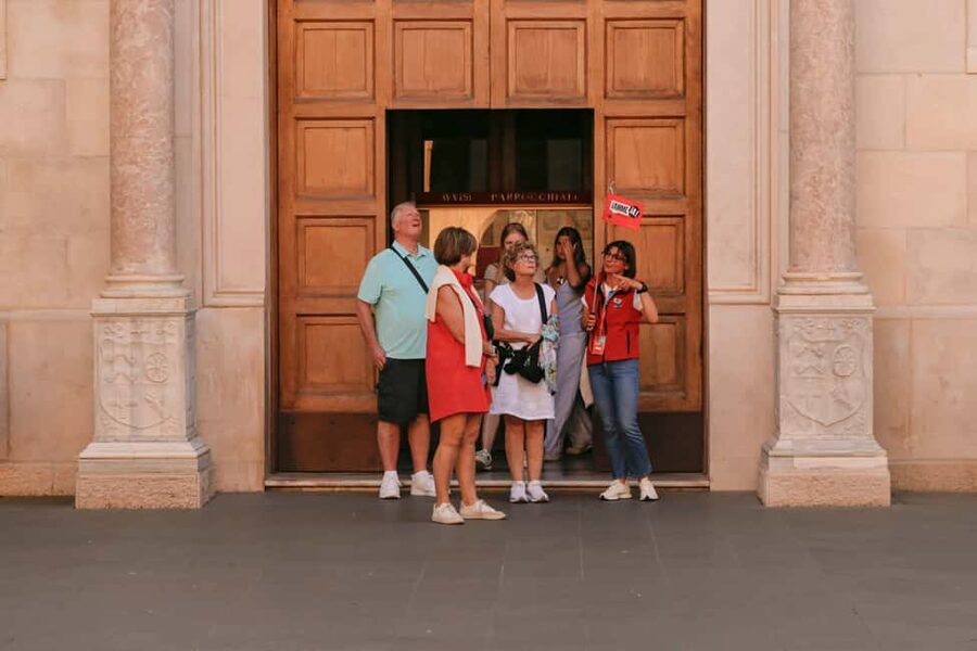 Sorrento: Guided Walking Tour & Street Food Experience - The walking pace, group vibe, and who it suits best