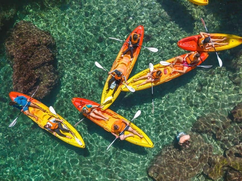 Sorrento: kayak small group tour to Bagni Regina Giovanna - The safety briefing and beginner-friendly paddling