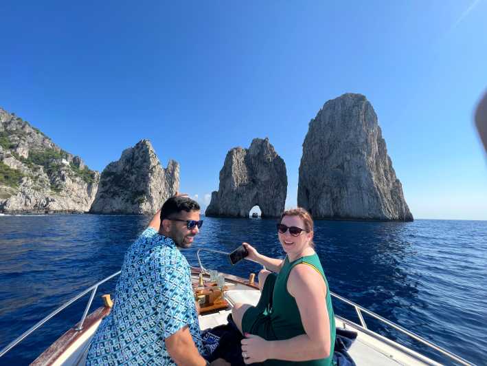 Sorrento: Luxury Boat tour to Capri with Blue Grotto - Sailing to Capri: how the 30 minutes sets your mood for the day