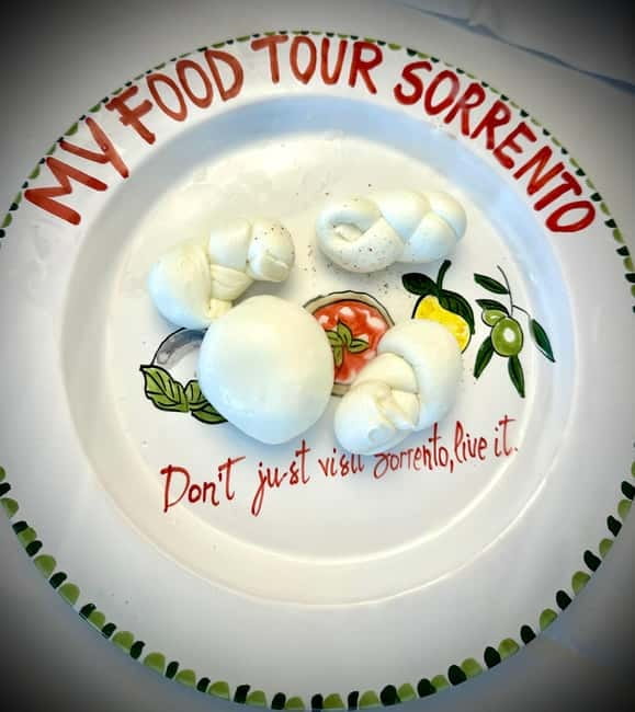 Sorrento: Mozzarella experience. Say CHEESE with us! - Where you meet: Via dei Platani 19 and how to get there