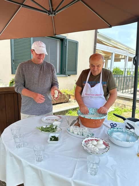 Sorrento: Mozzarella experience. Say CHEESE with us! - The mozzarella class: roll up your sleeves, learn the technique