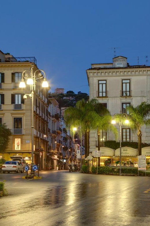 Sorrento: Night time Walking Tour & Limoncello Tasting - Sorrento’s heart: lemons, inlay craft, and street-level history