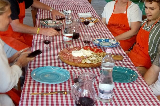 Sorrento Pizza Class with Wine, Limoncello and Transfer Included - Dinner With Wine, Appetizers, and the Farm Food Style