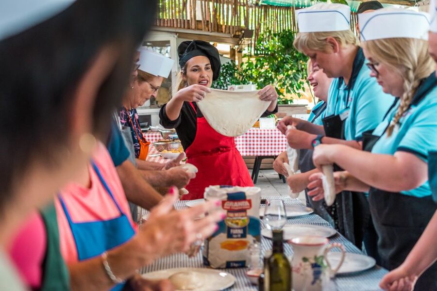 Sorrento: Pizza Making Class - Neapolitan Dough Secrets, and What You Can Reuse at Home