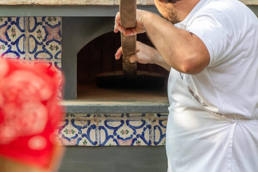 SORRENTO: Pizza School Mastering Neapolitan Delights - The oven moment: watching your pizza turn real