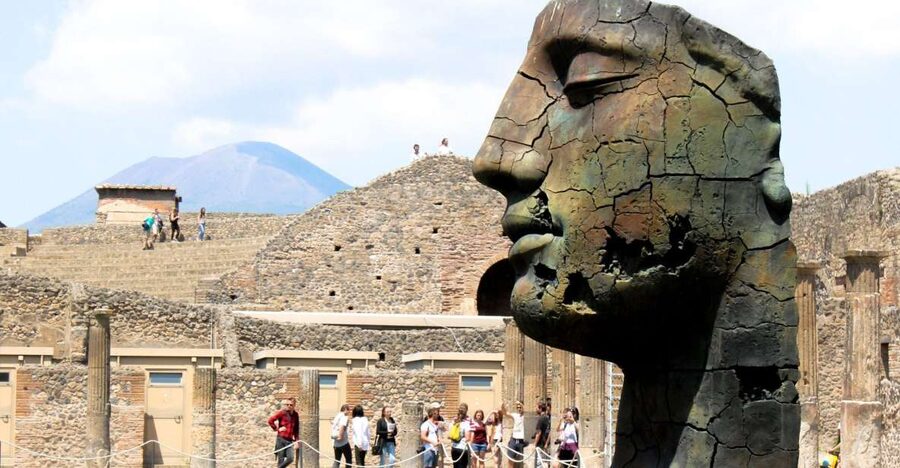 Sorrento: Pompeii and Vesuvius Day Trip with Entry and Lunch - From Lauro Square to Pompeii: the morning that sets the tone