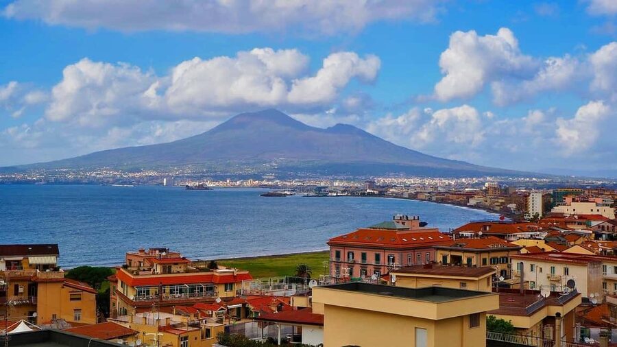 Sorrento, Positano and Amalfi - with optional boat ride - Your Base: Naples Pickup, Minibus Comfort, and a Coastline That Steals the Show