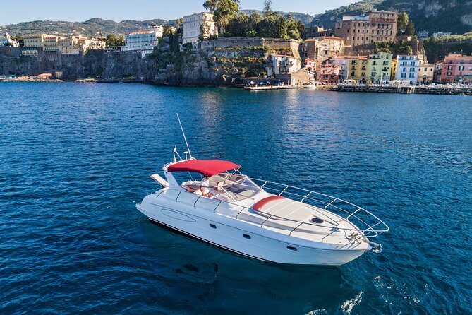 Sorrento: Private boat tour Capri&Positano - Raffaelli Shamal 40 - Positano at eye level: 90 minutes for narrow lanes and the Piazzetta feel