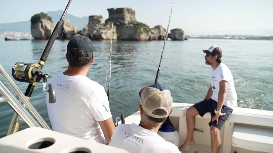 SORRENTO : PRIVATE EXCLUSIVE FISHING EXPERIENCE - What happens when it is time to eat: a light lunch onboard