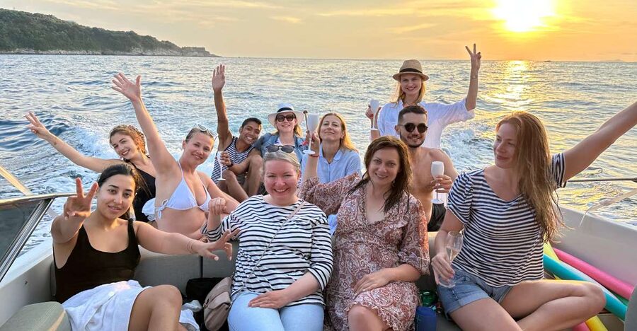Sorrento: Scenic Boat Tour with Aperitif - Entering the tour at Marina Piccola, with a real head start