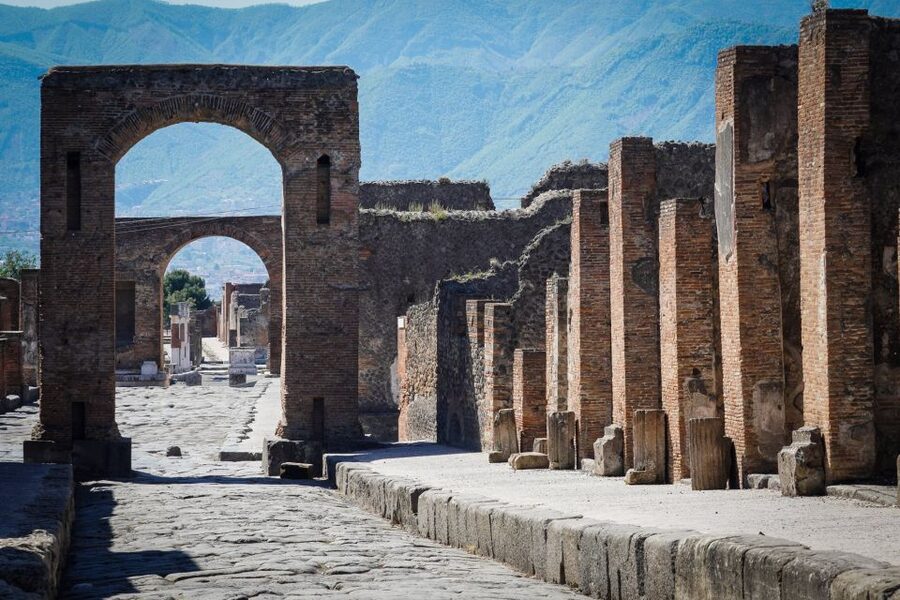 Sorrento: Skip-the-Line Pompeii Express Tour by Train - What the skip-the-line access really buys you